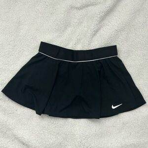 Nike Mini skirt Girls size L new with tags